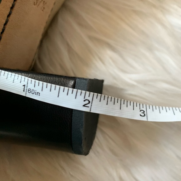 CHANEL Spirit Two Tone Stretch Cap Toe Pump - Picture 13 of 13